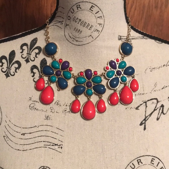 Statement necklaces - Picture 3 of 3